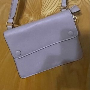 Simple cross body purse